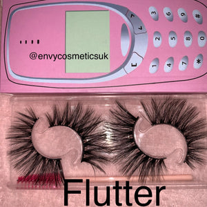 “Flutter” lashes two pairs