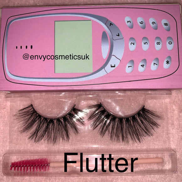 “Flutter” style lashes single pair