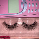 “Lucky” lashes single pair